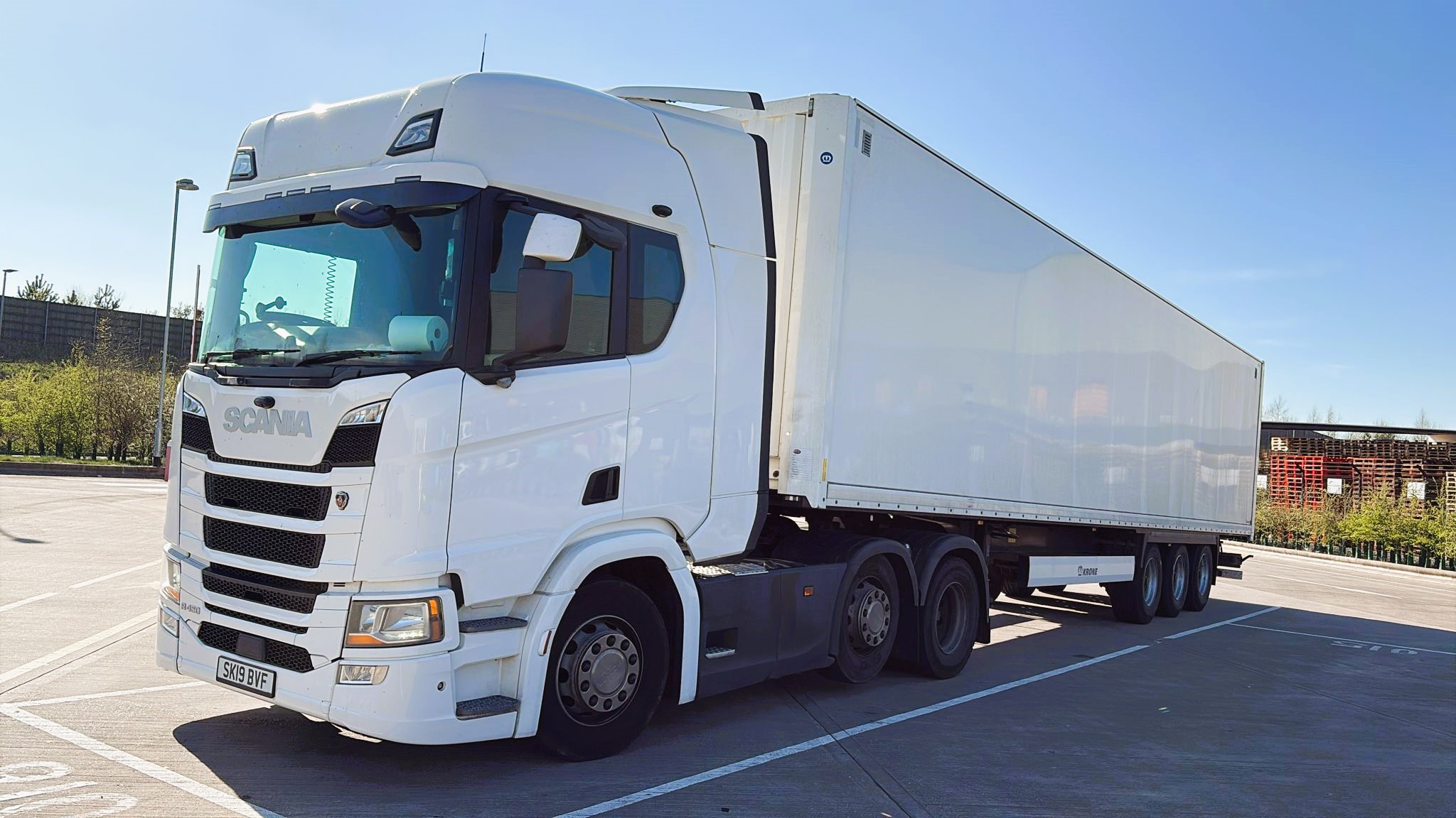Articulated truck with box trailer for contract haulage in Kent
