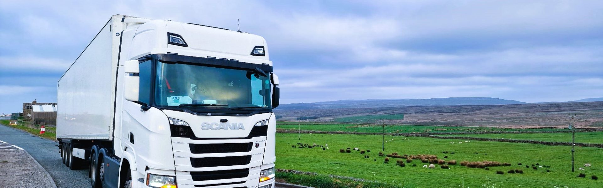 Traction only tractor unit operating near Dartford Crossing and M25